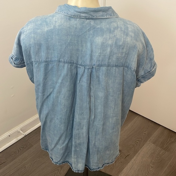 Jane & Delancey Oversized Chambray Shirt - Picture 4 of 7